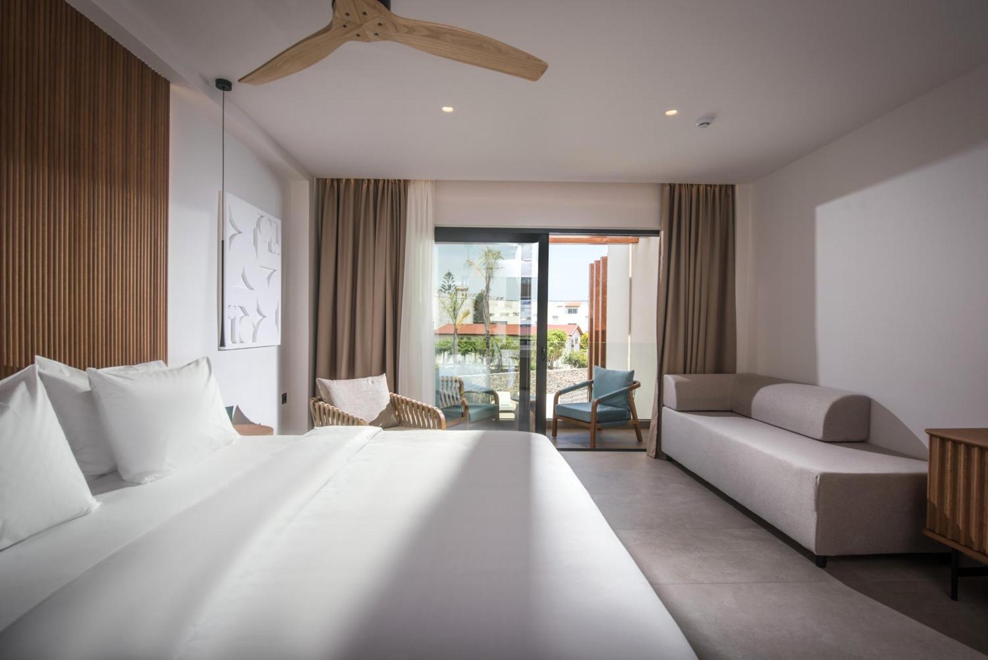 Noble Hotel & Suites - Adults Only Гуве Экстерьер фото