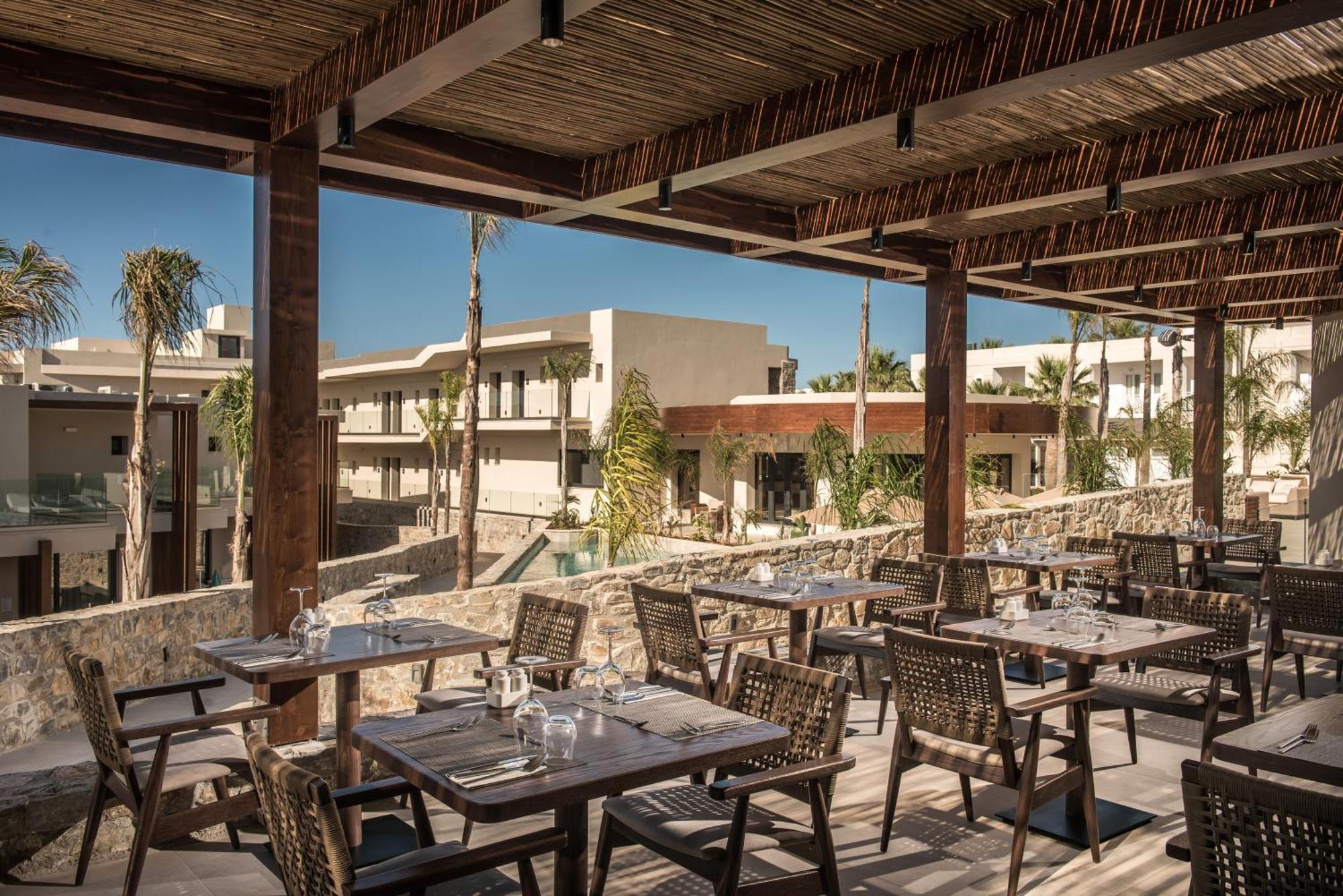 Noble Hotel & Suites - Adults Only Гуве Экстерьер фото