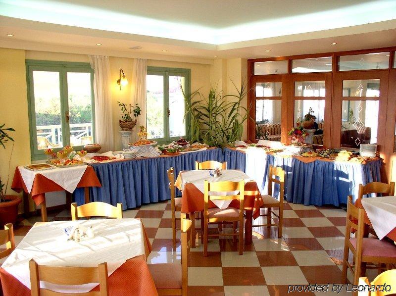 Noble Hotel & Suites - Adults Only Гуве Ресторан фото